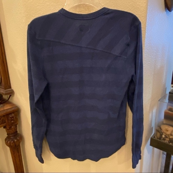 VOLCOM Blue Striped Long Sleeve Top Size Small - Picture 3 of 5